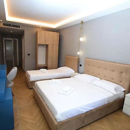 Diamond Hotel 4*
