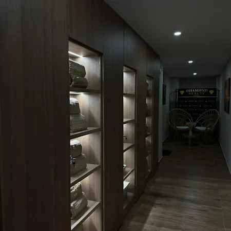 Diamond Hotell 4*